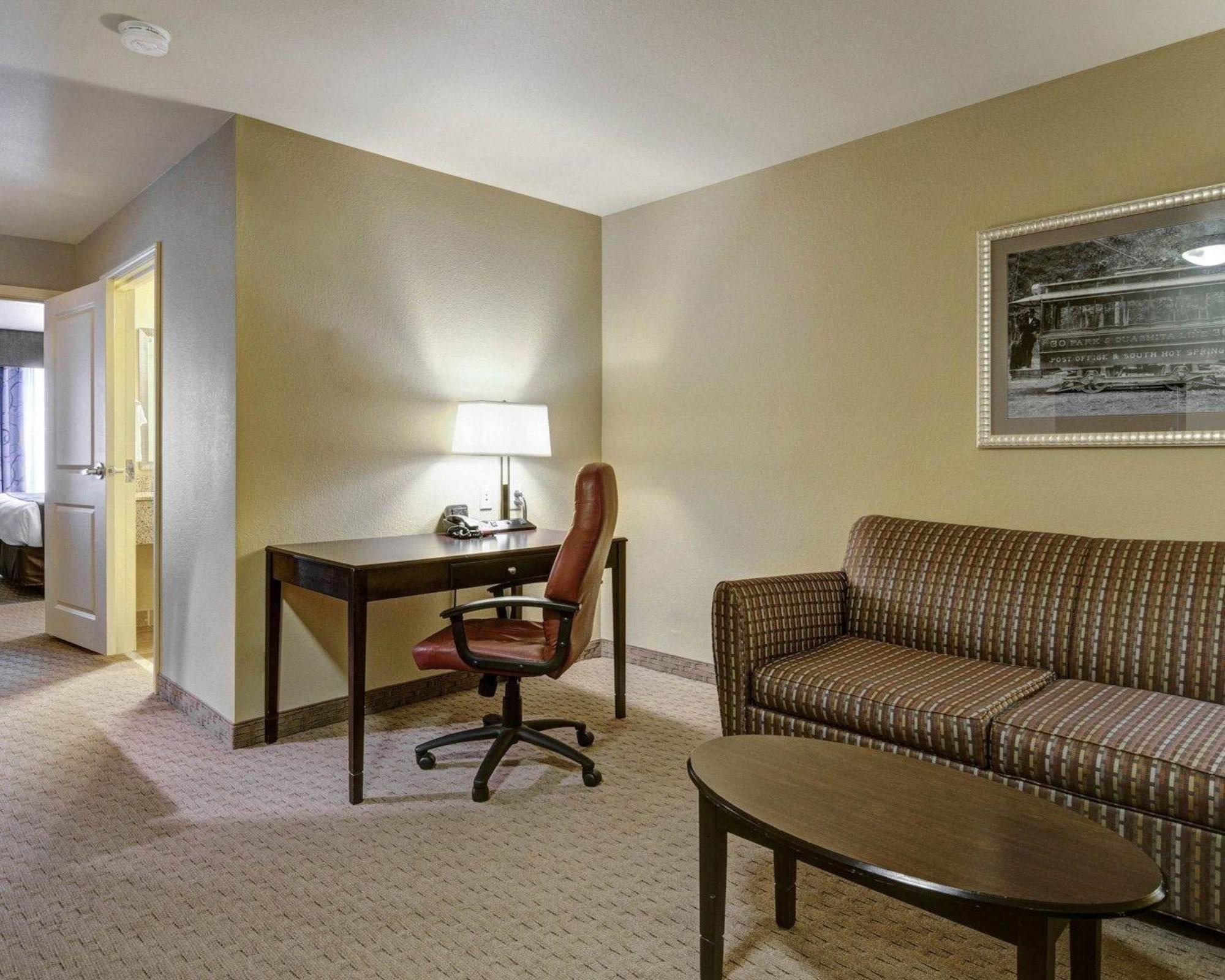 Comfort Suites Near Hot Springs Park Екстериор снимка