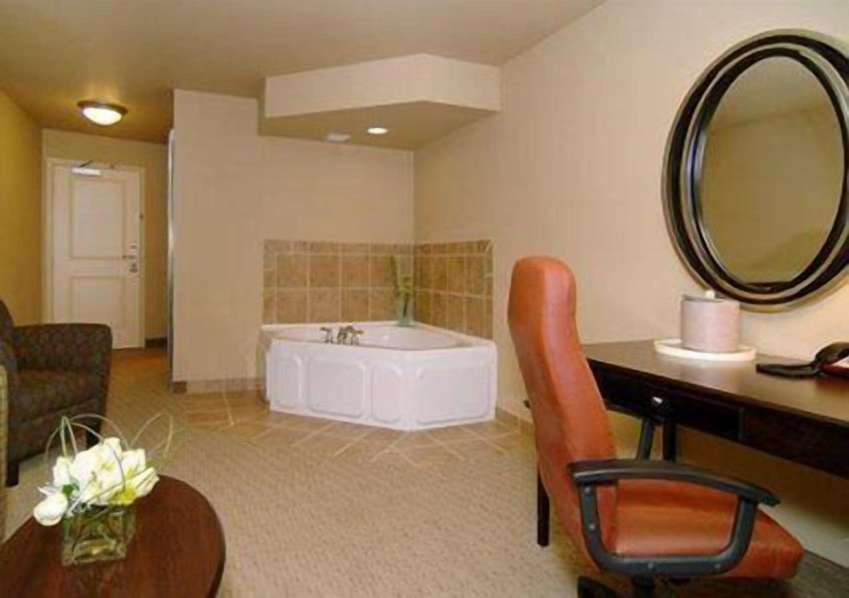 Comfort Suites Near Hot Springs Park Екстериор снимка