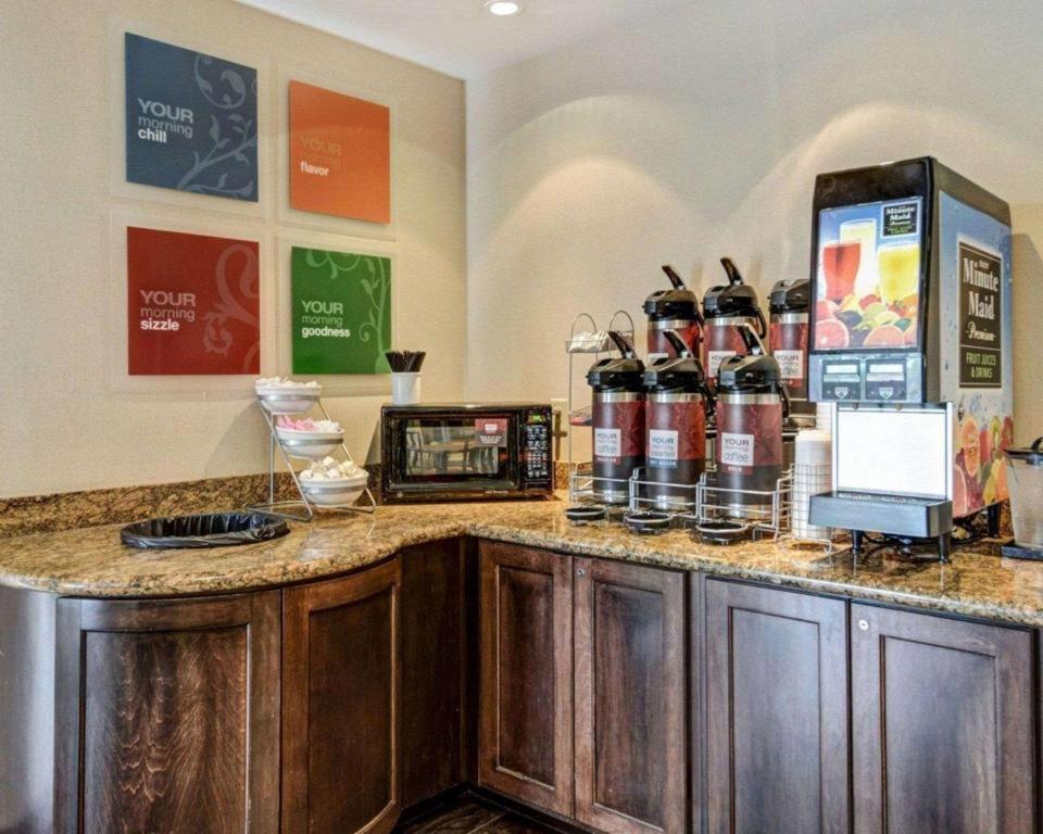 Comfort Suites Near Hot Springs Park Екстериор снимка